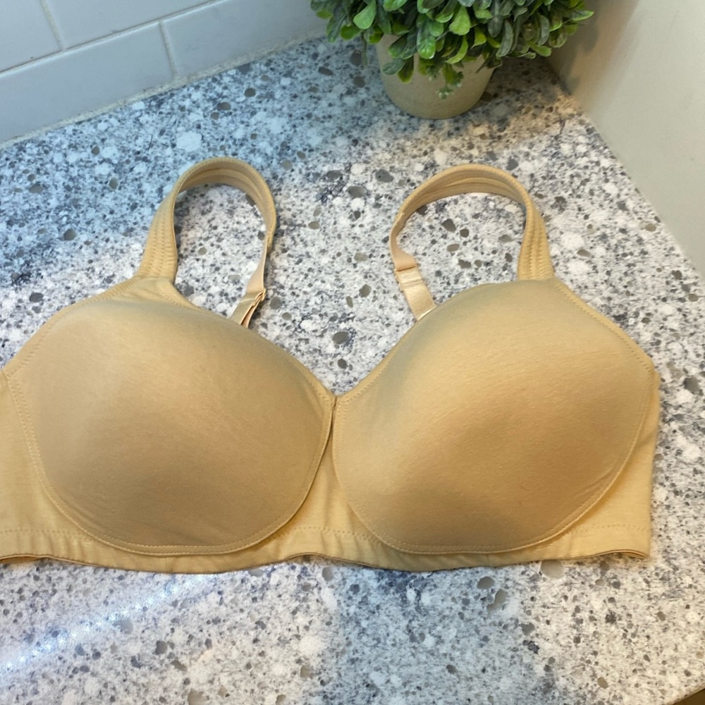Comfort Choice No wire tan bra like new size 44 C